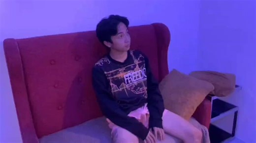 RT @Mc_Real_29: Hindi na napigilan ang libog ko kaya kinantot ko nalang si tropa sa sofa🍆💦 sino naman kaya. Ang susunod👉🏻👌🏻💦Dm for full…
