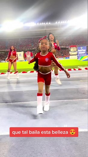 La nueva estrella del #junior: talentosa niña bailando champeta