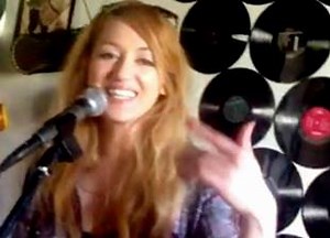 Ambiance gitanaaa au studio ou on répèt my new song "Sahara girl" pour le concert de Samedi à l'Orient express de Caen!! Kiss | Lina Doran
