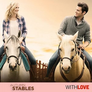 De prachtige film Autumn Stables is een echte aanrader! Als haar man overlijdt, zit er voor Autumn niets anders op dan hun prachtige paardenranch te verkopen. 🐴 Ze ontmoet de knappe timmerman Jake en Autumn voelt meteen dat ze de ranch aan hem wil verkopen. Totdat ze erachter komt dat Jake hele andere plannen heeft... Geniet ervan: http://bit.ly/Kijk_AutumnStables | WithLove