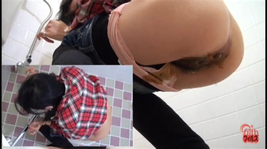 Desperate Piss and Shit in Subway Toilet (4/5)