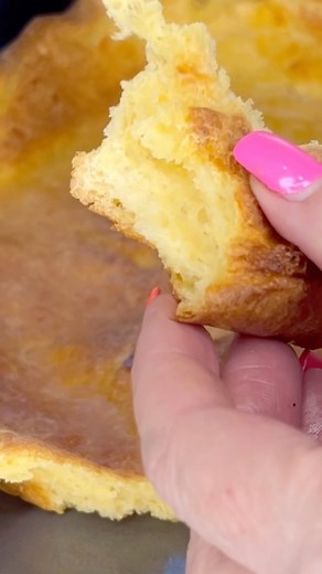 🛑🛑 UPDATE - 🛑🛑 YORKSHIRE PUDDING EVEN BIGGER WITH BREAD FLOUR 300ml milk 250g BREAD FLOUR 4 eggs Black pepper ½ teaspoon salt 3 tablespoons of veg oil Mix all the ingredients, except the flour together. Let these ingredients stand for 15 minutes and then whisk in the flour. Put 3 tablespoons of veg oil non-stick tin 23x30cm - oven at 220°C get the oil smoking hot and then pour the batter quickly into the tin and back in the oven for 20-25 minutes until the batter is risen and is huge and gol