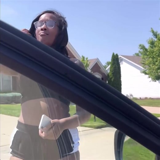 17K views · 222 reactions | She Was Thirsty To Get Her Body Done On The First Date Smh City Girls Down! | Lookitz D | Facebook