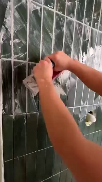 Lock in the power of PERMACOLOR® Grout! 🔒💦 With Water Dispersion Technology™, That Tile Chick creates showers that aren't just beautiful but built to last. Embrace the strength and superior stain resistance for a bathroom that stays pristine. Thanks for sharing Schannon! 👉 Learn more about PERMACOLOR: https://bit.ly/LATICRETE-PERMACOLOR #laticrete #laticretepartner #howto #contractors #shower #construction #permacolor | LATICRETE International, Inc.