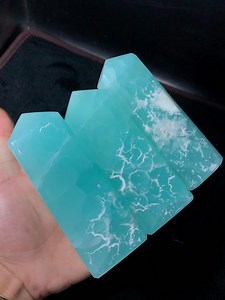 Electric Blue Caribbean Calcite Tower: Gemstone for Meditation - Etsy UK