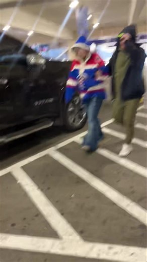 116K views · 1.2K reactions | scared woman signals for help | The Kasey Show | Facebook