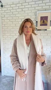 22K views · 13K reactions | Jak spędzacie Święta ? Ja idę na spacer  #trikimodowe #szal #fashiontipsandtricks #zimowastylizacja | Monikamodna | Facebook