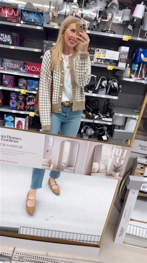Love these floor mirrors from Walmart! Shop: https://liketk.it/5pXbY | Kelssey Layton