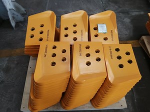 [Hot Item] Dozer Cutting Edges and End Bits Excavator Bucket Cutting Edge Replacement