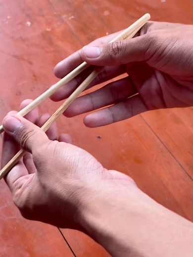Mastering Chopstick Use with a Simple Trick