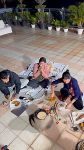 14M views · 203K reactions | सासू मां के साथ बनाया चूल्हे पर खाना 殺 | Neetu Bisht Hacks | Facebook