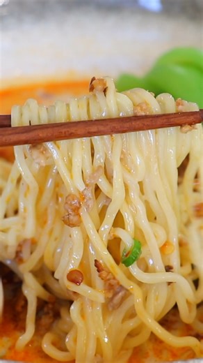 How to Make Tantanmen Ramen at Home 📝Full Video Printable Recipe: https://cicili.tv/tantanmen-ramen-recipe/ Serves: 2 Prep time: 10 minutes Cook time: 15 minutes For the tare: 2 tablespoons soy sauce 6 tablespoons Japanese sesame paste 1 tablespoon rice vinegar 1 tablespoon chili oil For the pork: 1 tablespoon cooking oil ½ pound ground pork 1 teaspoon minced ginger 2 garlic cloves, minced 1 tablespoon Sichuan Pixian Broad Bean Paste (Pixian Doubanjiang) 1 tablespoon soy sauce 1 tablespoon sake