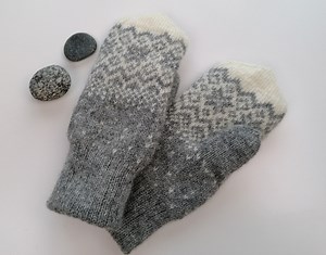 Grey Wool Mittens – Nordic Star Knit, Wool Lined Winter Gloves - Etsy