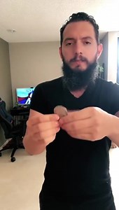 El famosísimo juego de las monedas viajeras 🪙🌚 Cred - Homing Coin por Ponta The Smith | Pablo López - Magia de Cerca