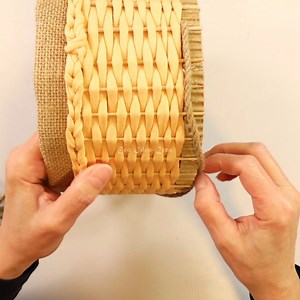 Tutorial: Cómo hacer una cesta de almacenaje con cartón yute y trapillo #cestas #cestaspersonalizadas #cestadealmacenaje #ideasconcerton #ecoideacrea | Eco Idea-crea