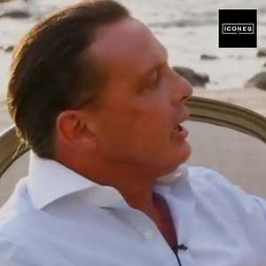 Daniel Gallego e seu irmão só viram seu pai algumas vezes enquanto Aracely Arámbula cuidava zelosamente da sua privacidade, mas não conseguiu evitar compartilhar um vídeo de Daniel cantando. O incrível registro viralizou em questão de segundos. | Ícones