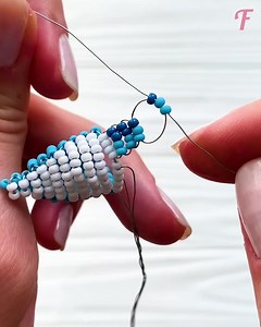 Beautiful sea creature comes to life from tiny beads. | Fabiosa Digest