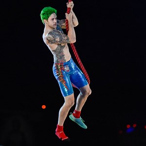 Nothing keeps Jamie Rahn Ninja Warrior from hitting a buzzer, not even losing a shoe. Vegas Finals begin MONDAY 8/7c on NBC. | Ninja Warrior