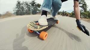 Between heavy pack runs and a stacked taco truck, Camilo Cespedes G took a rip with his camera in hand down this closed road in Santa Barbara. The special event was one for the books leaving everyone with big smiles, full bellies, and some with a bit of road rash. ⁠⠀ Get on board and #GetDownWithParis! | Paris Truck Co.
