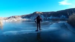 Trebuie sa impartasim cu voi acest dans unic, ii uram succes la inot celui mai simpatic scafandru :) | Orange