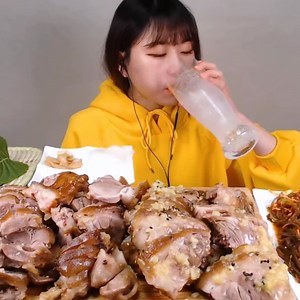 51K views · 1.3K reactions | ASMR Mukbang: Juicy Garlic Jokbal & Buckwheat Noodles Feast!  #Jokbal #GarlicJokbal #Makguksu #KoreanMukbang #ASMRMukbang #PorkFeet #KoreanFoodLovers | Rajni Parihar | Facebook