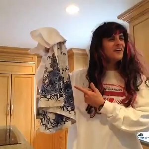 When your mom tries to buy you clothes #dragons | Vines