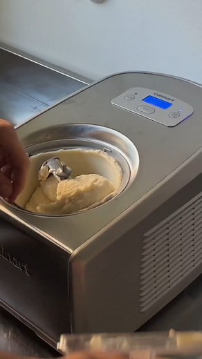 Homemade lemon gelato, does it get any better? @felixwhartmann shows us how he makes his using the Ice Cream & Gelato Professional! It's perfect for the summer months, with no pre-freezing needed, and ready in as little as 40 minutes. #Cuisinart #CuisinartEurope #HomesFullOfFlavour #LemonGelato #IceCream #Gelato #Sorbet #IceCreamMaker | Cuisinart Europe