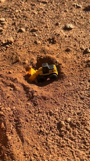 Growing a small wheel loader is easy! #utecat #constructionmemes #operatorlife #smallwheelloader | UTE CAT