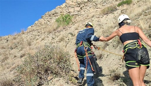 Застрявших на Меганоме туристок эвакуировали крымские спасатели
