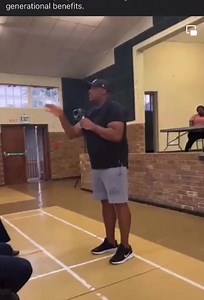 CENTRAL KAROO IS RICH AND SHALL BE THE NEXT DUBAI JUST AS HIS EXCELLENCY GAYTON MCKENZIE SAID. Beaufort West HERE IS A REMINDER OF WHAT His Excellency GM told us on 30 January 2023 we must do WHEN THEY COME FOR THE GAS. Show me another politician who wouldve prepared you and gave you a model that will benefit your own house for generations to come. Gayton Mckenzie for President 💚💚💚 | Oom Biza Van Die Kaap