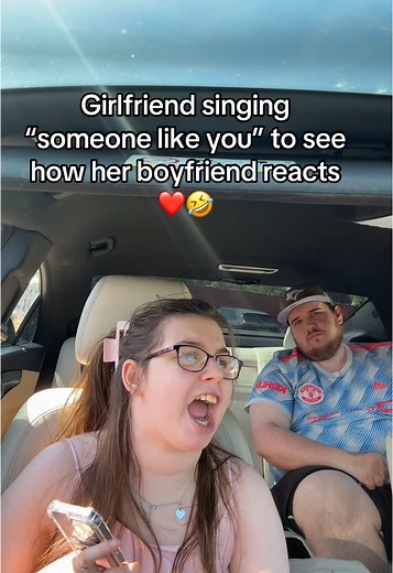 Chica canta 'Someone Like You' para su novio