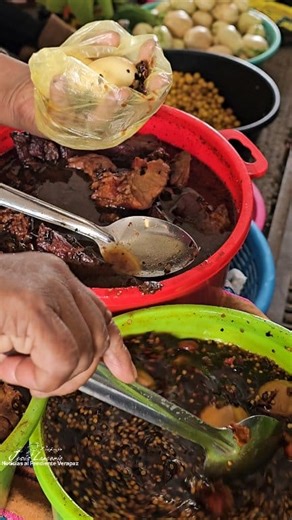 Manjares en el mercado Talpetate "Huevo cocido con chile" #coban #AltaVerpaz | Noticias al Pendiente Verapaz