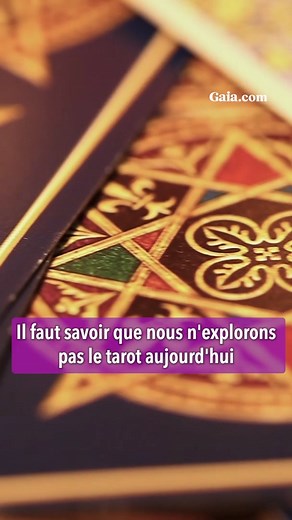 Apprenez à utiliser les #archétypes du #tarot avec un essai gratuit de 7 jours en cliquant sur le lien dans notre bio. 🃏🔮 Quels #secrets #cachés les archétypes du tarot peuvent-ils révéler sur notre #psyché et l'#univers qui nous entoure ? 🤔🔍💭 Explorez comment ces archétypes représentent des modèles multidimensionnels qui transcendent l'humain et se connectent aux #énergies universelles, dans "Enseignement des mystères du Tarot - Le Fou : Un voyage à la découverte de soi", exclusivement sur