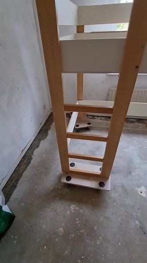 ZWARE SPULLEN VERSCHUIVEN. #schilderen #schilder #verhuizen #klussen #transporter #transport #voorjou #diy | Schildersbedrijf Edens Handige Schildertips