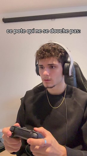 Ce pote qui ne se douche pas ! 🤢😂 #mateoook #humour #pourtoi #foryou