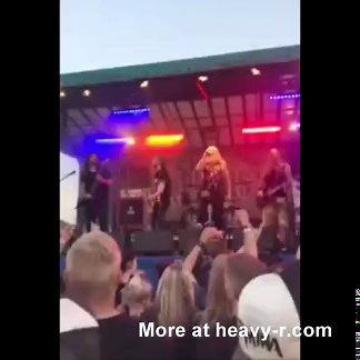 Shameless Oral Sex During Concert