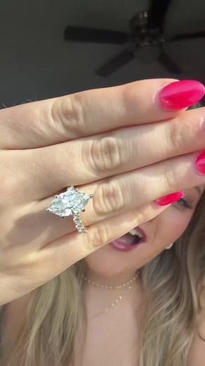i’m never gonna get over this #ilovemyring