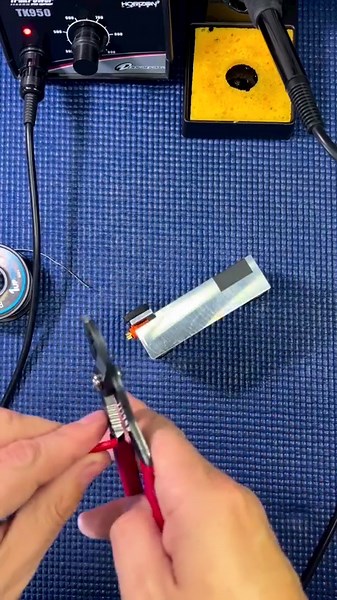 How to solder IC3 connectors. #pchobbies #howtosolder | Pacific Coast Hobbies | Facebook