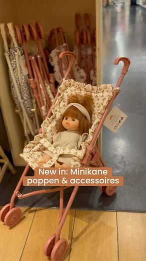De schattige popjes & leukste accessoires van Minikane zijn er weer 💕 Kies je vriendje of vriendinnetje uit, samen met een prachtig kledingsetje en leuke buggy of andere accessoires 🫶🏻 Ontdek alles online of in onze winkels. #minikane #poppen | The baby's corner