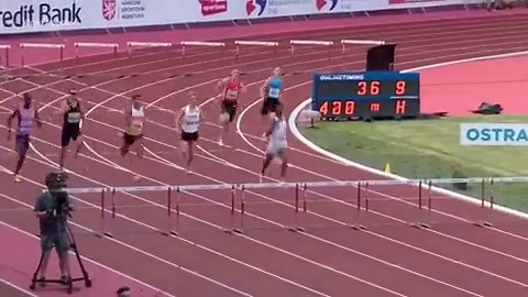 World champion accidentally exposes himself during race and still wins