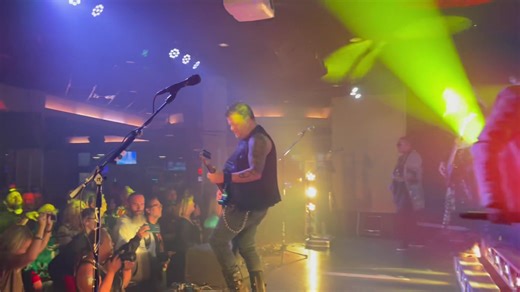 38 reactions | This is happening now! packed house for Monkey Business and Def Leggend! If you ain’t here - you’re missing out! Support live music venues!!! | Fat Daddy's Mansfield | Facebook