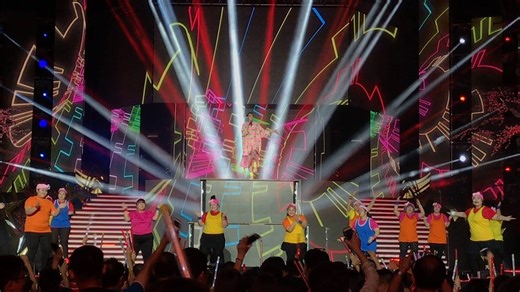 满满的正能量！Nicole赖淞凤演唱电影《大大哒》片尾曲《大大》！ ＃活出自己快乐Whoopee迎春接福大庆典 #whoopee2018 | MELODY