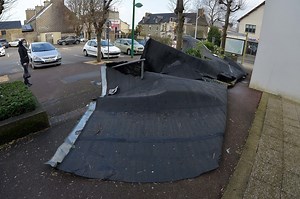 Météo. Tempête Eunice : plusieurs dizaines d'interventions des pompiers dans la Manche