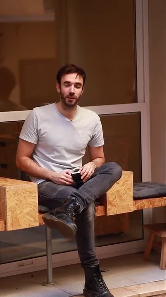 Meet our Pedro in Palma de Mallorca. Its a joy to have you with us Pedro! ☕️🤎👋🏽 | THE BARN