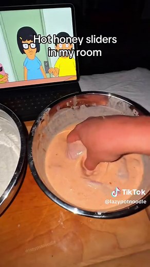 Delicious Hot Honey Chicken Sliders Recipe