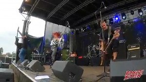So sieht´s aus, wenn wir spielen! Heute geht´s nach Bayern, wo wir 3 Shows haben! Mit dabei Doll Circus & Erection! Kommt vorbei! Heute, Bonsai Kitten in München w/ Doll Circus Tix: https://tinyurl.com/2bacvesj Morgen, Bonsai Kitten in Nürnberg w/ Erection Tix: tinyurl.com/t3q6473 Freitag, Bonsai Kitten in Augsburg /w Doll Circus Tix: www.sohostage.de/ticketshop ------------------------------ ‼️ NEU NEU NEU:‼️ 10.06.2022, Bonsai Kitten live in Hameln! @ K3! Tix: Nur AK ‼️ NEU NEU NEU:‼️ 11.06.20