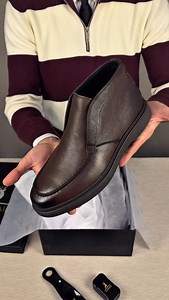 631 reactions · 11 shares | هــاد آخــر تصميم في العالـم … ممـكــن تفكـــر أنــك تستـغني عنـه سهــولة تامة وراحة دائمة في الأستخدام جلـــد طبيعـي مـن الداخـــل والخـــارج #men #style #fashion #winter #trend | DAHAB Shoes | Facebook