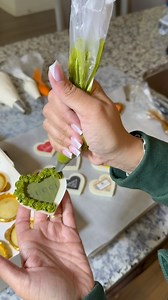 1.5K reactions · 100 shares | The ORIGINAL Designer cupcakes殺✨ Link for Template❤️ https://ebonyivorycakery.com/products/multi-designer-round-2-cupcake-template-digital-png-file-copy | EbonyIvory Cakery | Facebook