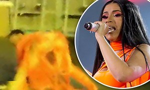 Cardi B goes wild and begins to twerk on the floor at Wireless