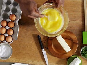 How to Scramble Eggs